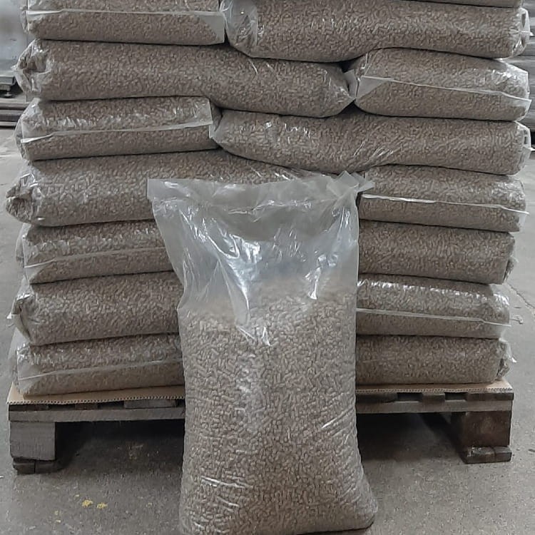 pellet ze słomy worki 15 kg 975 kg na palecie