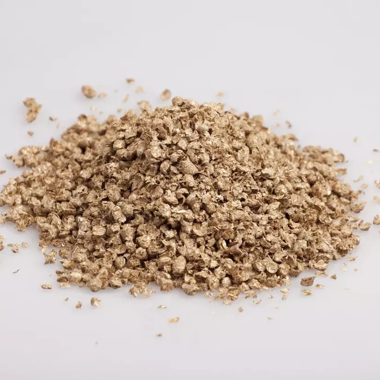Drobny kruszony pellet ze słomy