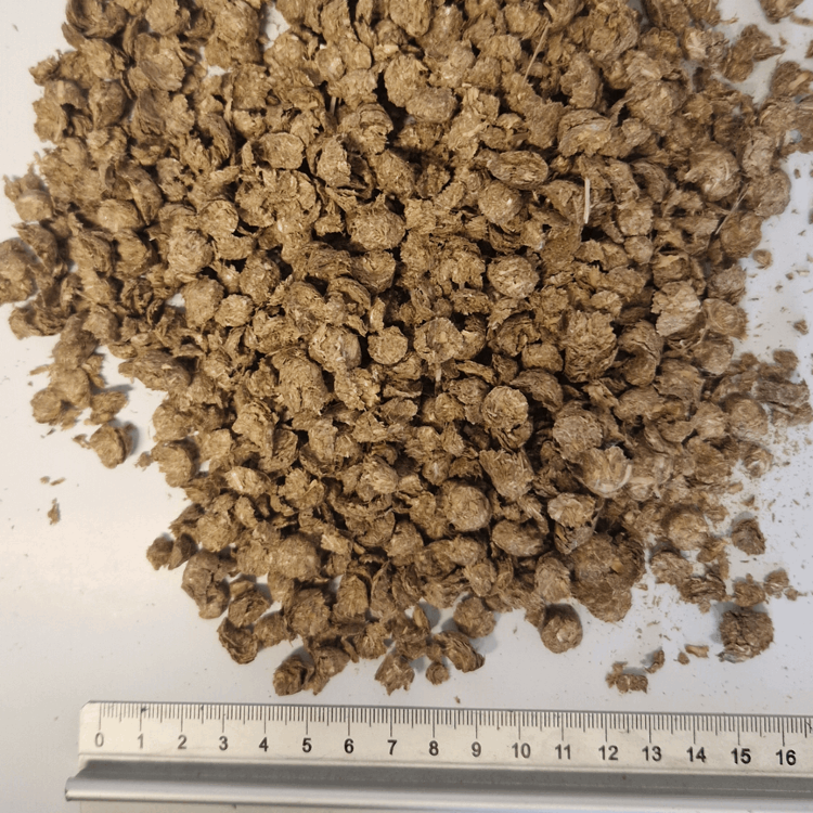 BEDSTRAW pellet ze słomy kruszony gruby 2048x1153.png