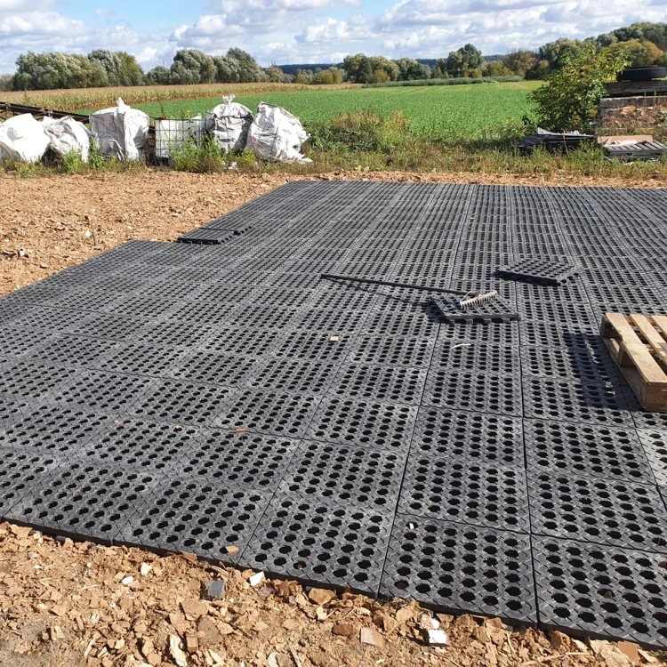 Wysokie modułowe maty drenażowe stabilizujące podmokły teren (8).webp