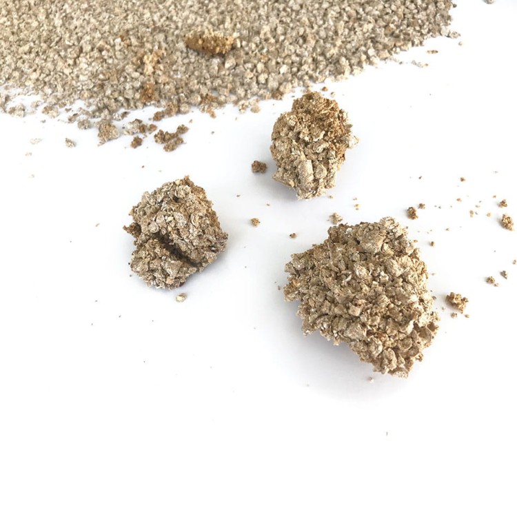 zbrylający żwirek dla kotów Tofik 50l.jpg